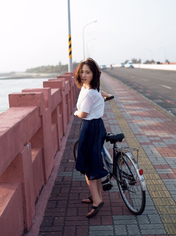 [JUMAT] Foto Takahashi Juri "AKB48" "Beauty Bust" "