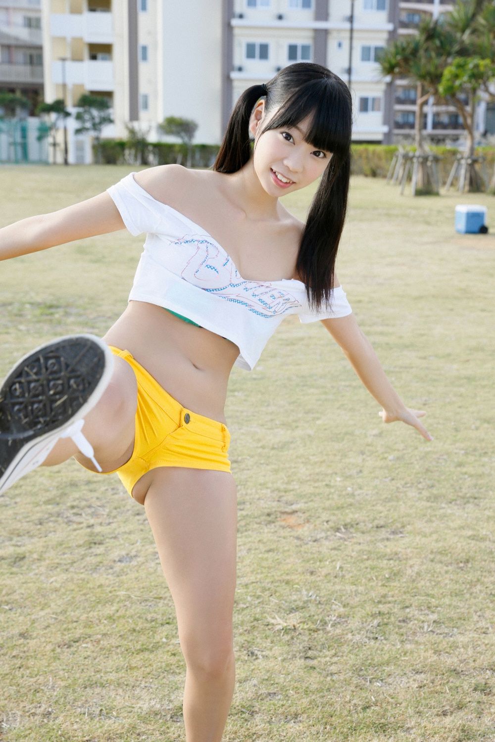 Jedna cała książka ALL Mariko Shinoda in L.A. !!》 [Weekly Young Jump] 2015 No.04-05 Photograph Strona 1 No.83dd88