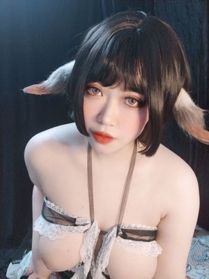 [Net Red COSER Photo] Anime-Bloggerin Vita Milk Ze - Ru Niu