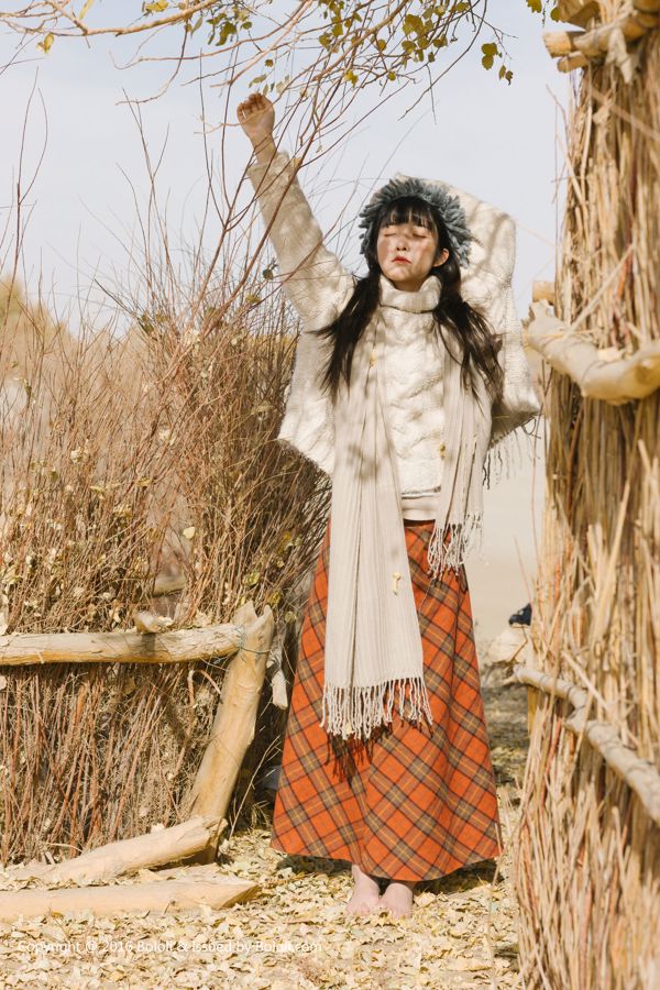 Odpowiedź "Odpowiedź na jesienne obrazy - Desert Travel Shooting" [Kimoe 激 萌 文化] KIM013