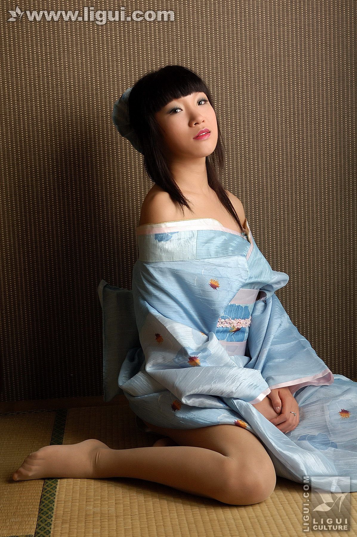 Model Yiyuan "The Encounter of a Japanese Girl in Stockings and a Bear" [丽柜LiGui] Silk Foot Photo Picture Page 30 No.abd31d