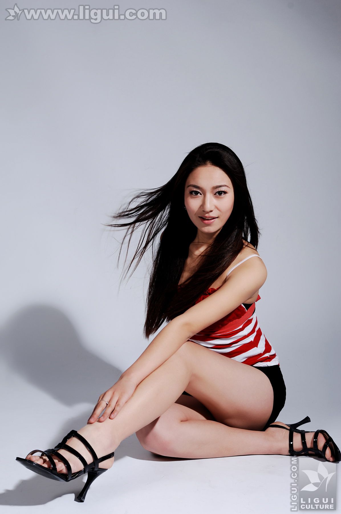 Model Tang Jing "Das glückliche Leben einer weiblichen Fitnesstrainerin" [丽 柜 LiGui] Foto von schönen Beinen und Jadefüßen Seite 22 No.b7167f