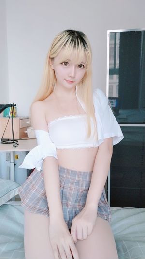 Cute Girl Stars "Short Skirt Uniform" [Welfare COSPLAY]