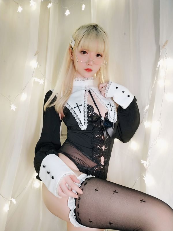 Stars of the Stars "Holy Light Nun Pack" [WIFI COSPLAY]