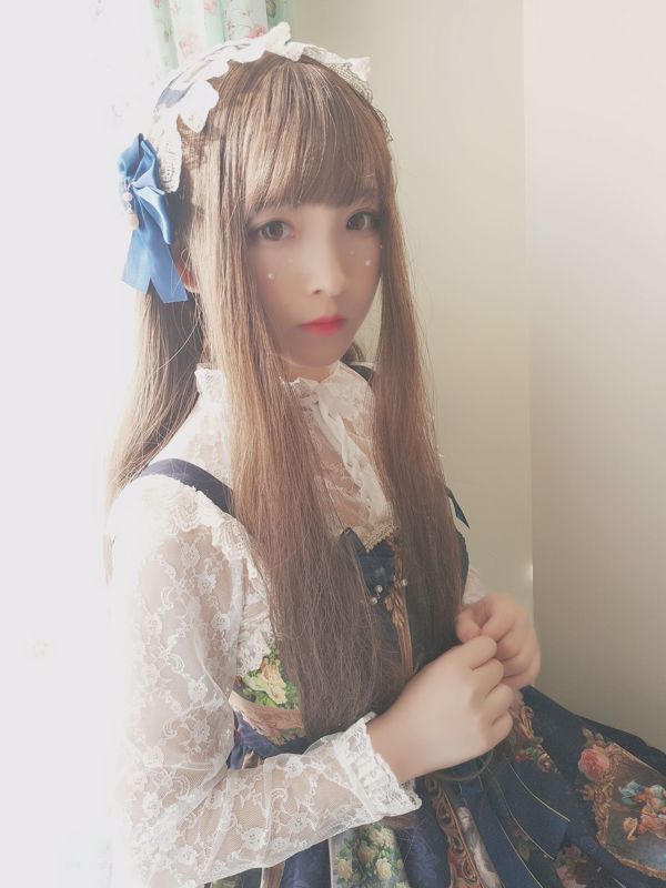 Cosplayer Furukawa Kagura "Girls of Versailles"