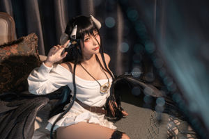 [Net Red COSER] Anime Blogger Stupid Momo - Albedo Sweater